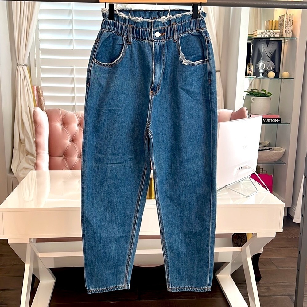 NWOT SIGNATURE 8 jeans size M